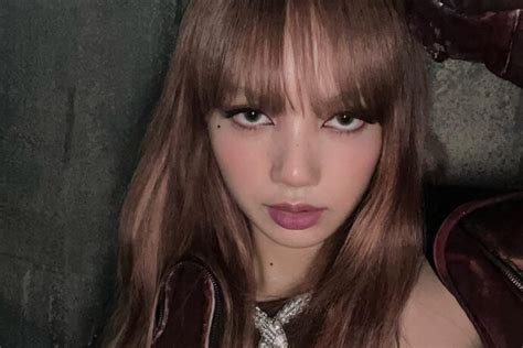 lalisa sexy|See Lisas hottest looks from Blackpinks single Pink Venom